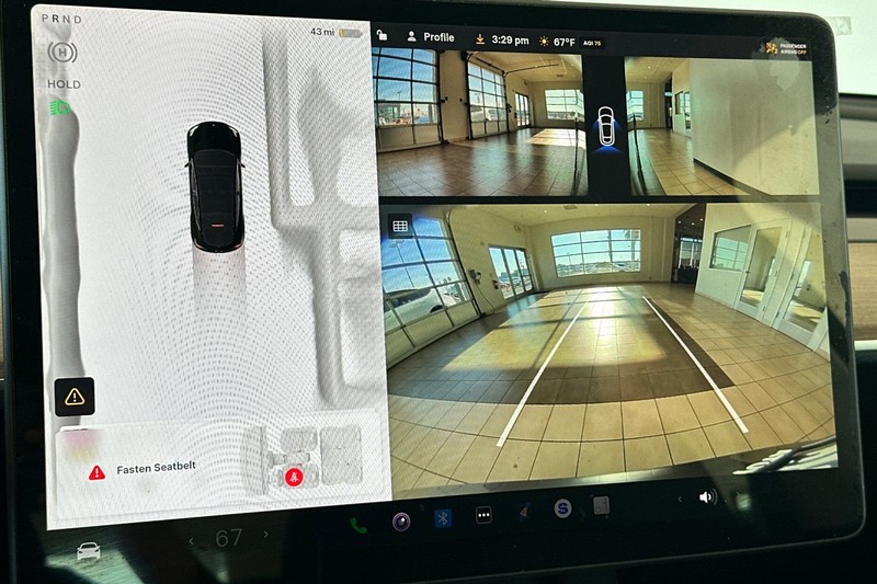 Tesla Model Y Vehicle Full-screen Gallery Image 20