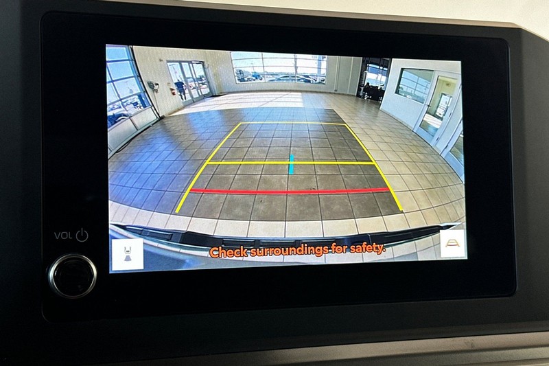 Toyota Tacoma 4WD Vehicle Full-screen Gallery Image 19