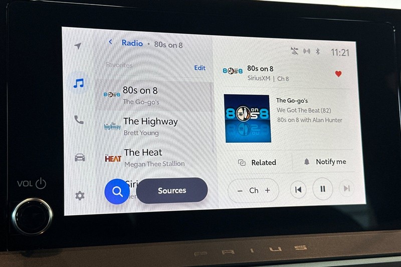Toyota Prius Vehicle Full-screen Gallery Image 18