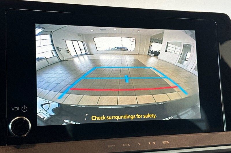 Toyota Prius Vehicle Full-screen Gallery Image 20