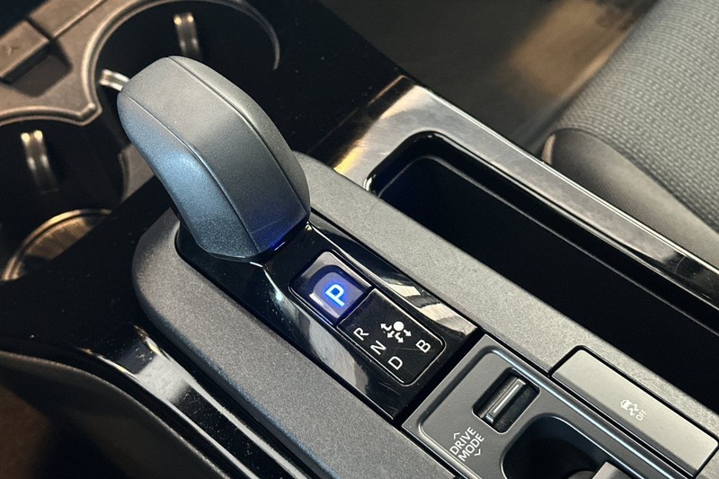 Toyota Prius Vehicle Full-screen Gallery Image 22