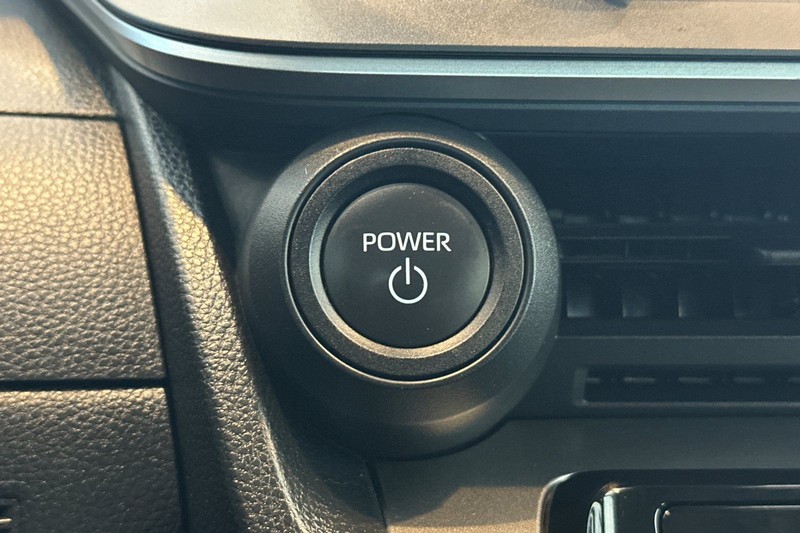 Toyota Prius Vehicle Full-screen Gallery Image 23