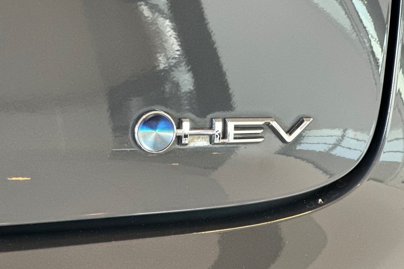 Toyota Prius Vehicle Full-screen Gallery Image 27