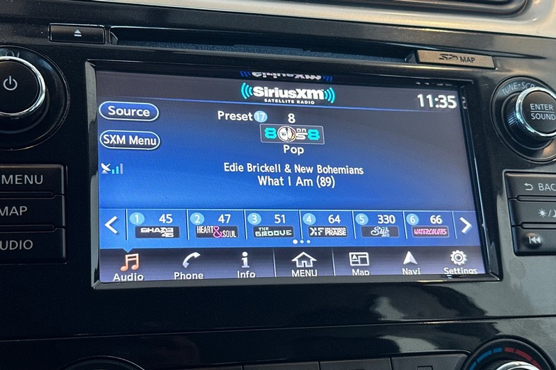 Nissan Altima Vehicle Full-screen Gallery Image 17