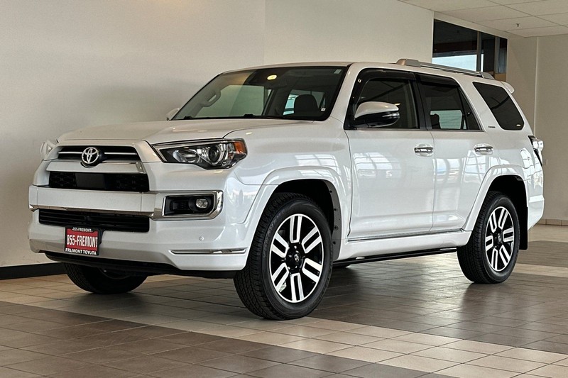 Toyota 4Runner Vehicle Full-screen Gallery Image 08