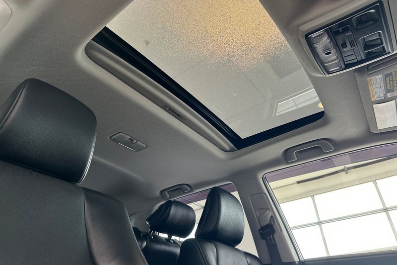 Toyota 4Runner Vehicle Full-screen Gallery Image 17