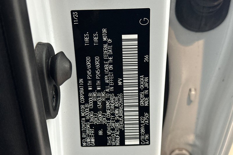 Toyota 4Runner Vehicle Full-screen Gallery Image 30