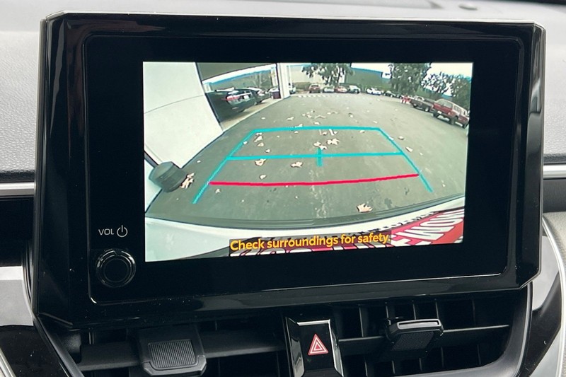 Toyota Corolla Cross Vehicle Full-screen Gallery Image 17