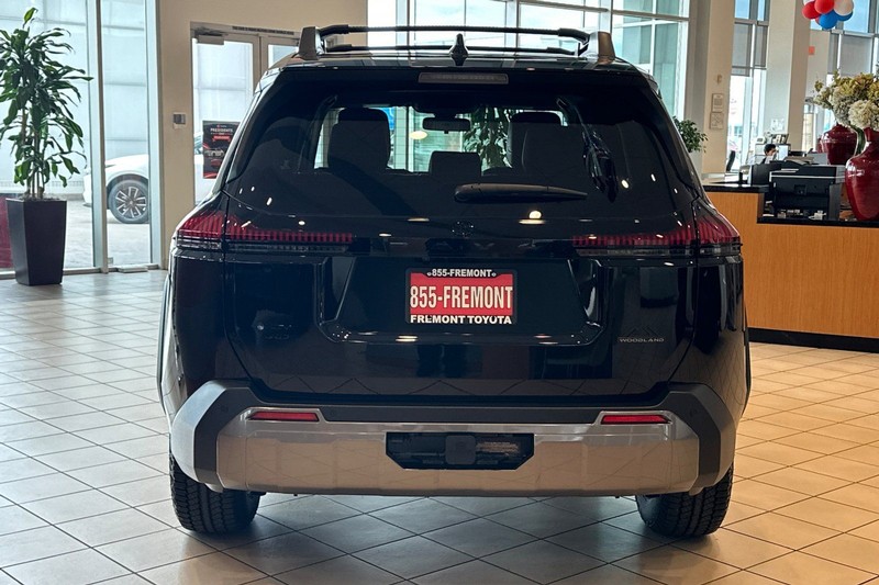 Toyota RAV4 Vehicle Full-screen Gallery Image 06