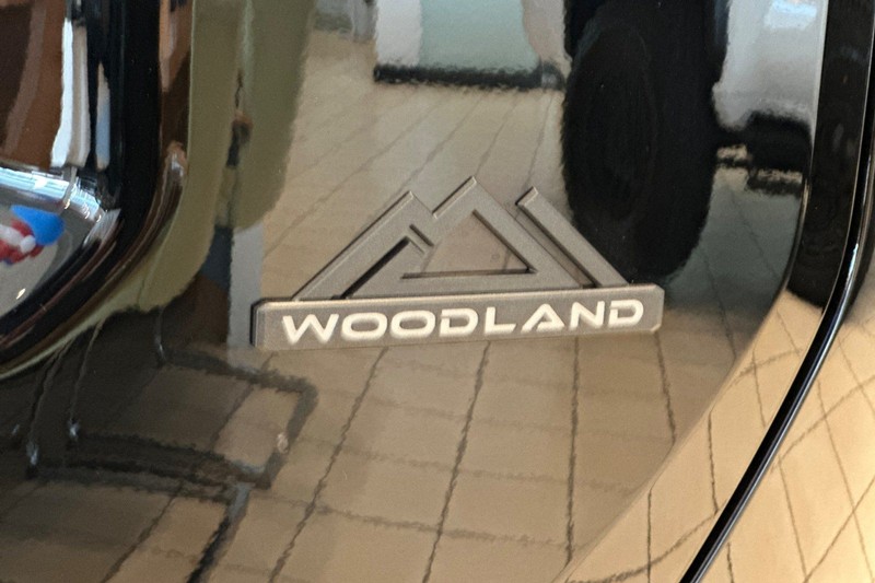 Toyota RAV4 Vehicle Full-screen Gallery Image 07