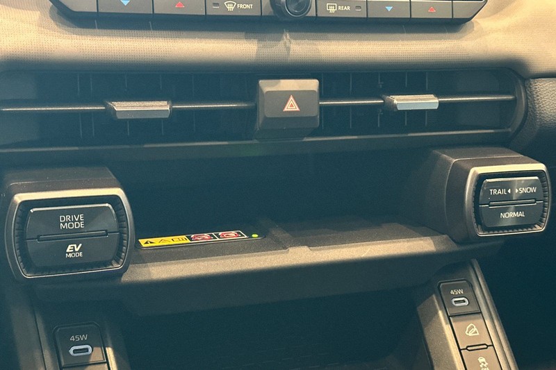 Toyota RAV4 Vehicle Full-screen Gallery Image 19