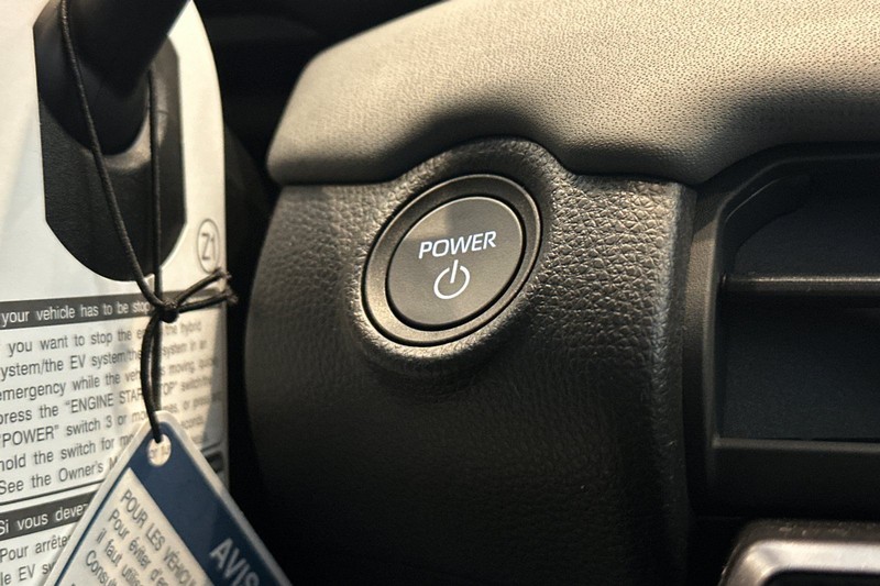 Toyota RAV4 Vehicle Full-screen Gallery Image 21