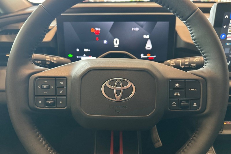 Toyota RAV4 Vehicle Full-screen Gallery Image 22