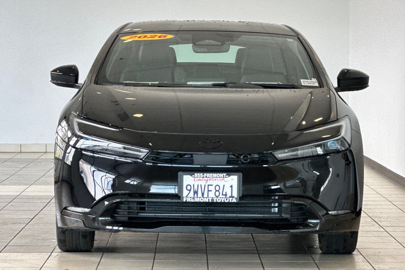 Toyota Prius Vehicle Full-screen Gallery Image 09