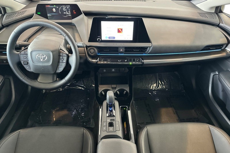 Toyota Prius Vehicle Full-screen Gallery Image 13