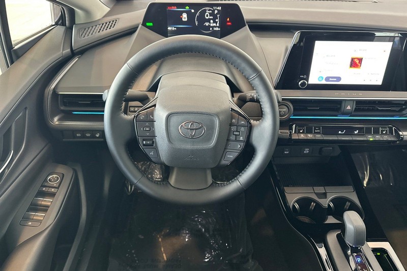 Toyota Prius Vehicle Full-screen Gallery Image 14