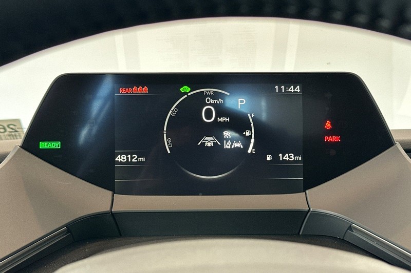 Toyota Prius Vehicle Full-screen Gallery Image 25