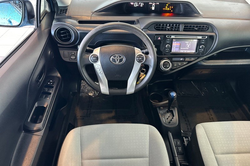 Toyota Prius c Vehicle Full-screen Gallery Image 14