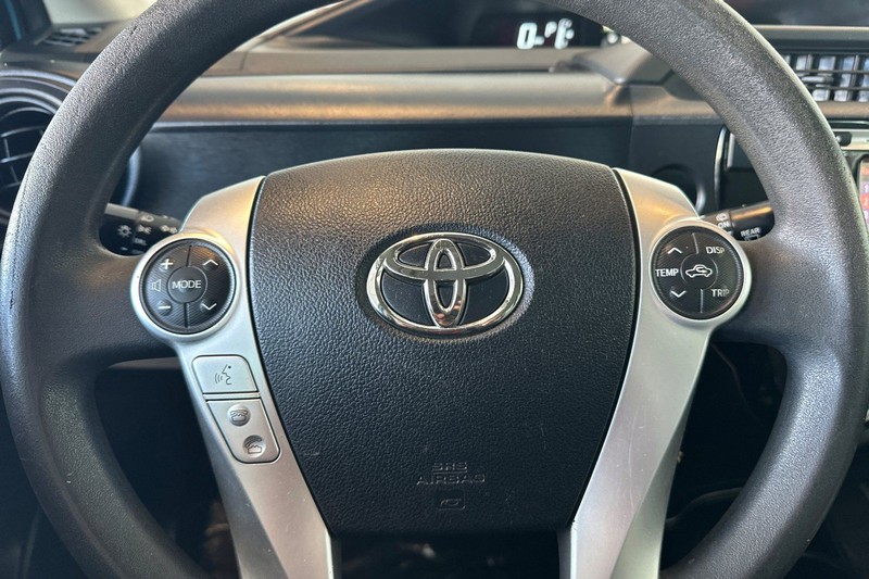 Toyota Prius c Vehicle Full-screen Gallery Image 21