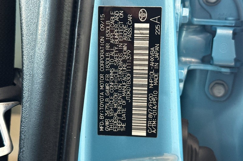 Toyota Prius c Vehicle Full-screen Gallery Image 26