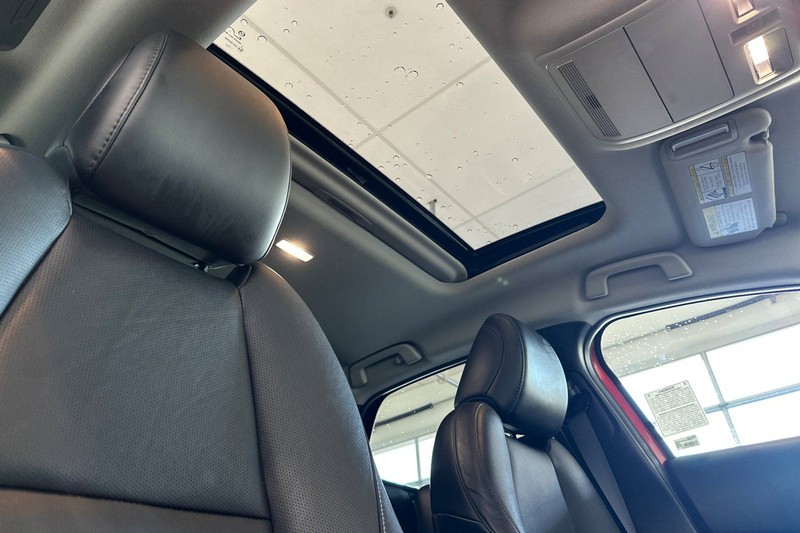 Mazda CX-30 Vehicle Full-screen Gallery Image 17