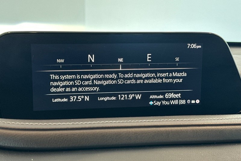 Mazda CX-30 Vehicle Full-screen Gallery Image 19