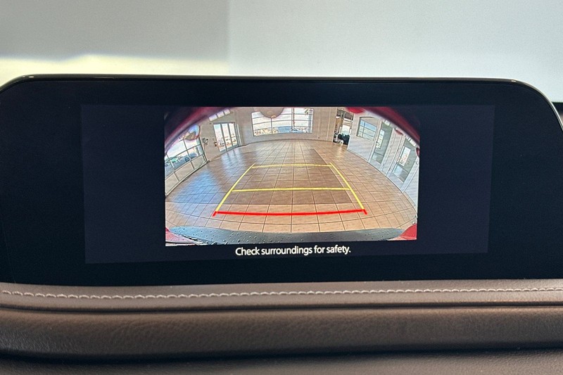 Mazda CX-30 Vehicle Full-screen Gallery Image 20