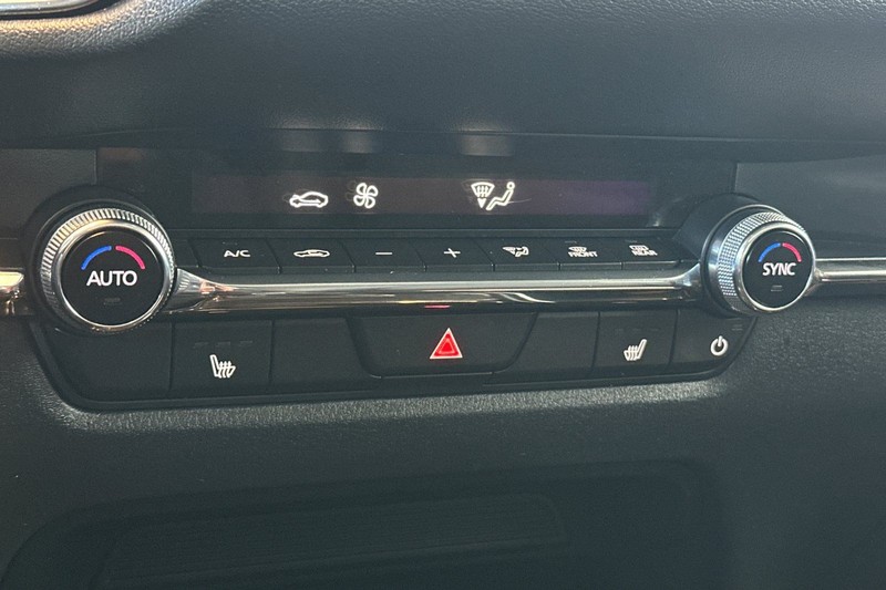 Mazda CX-30 Vehicle Full-screen Gallery Image 21