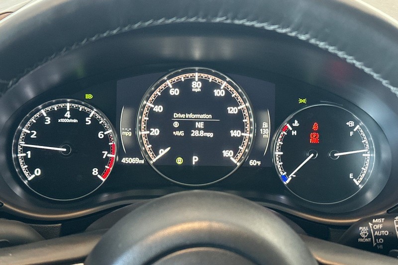 Mazda CX-30 Vehicle Full-screen Gallery Image 25