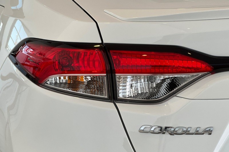 Toyota Corolla Vehicle Full-screen Gallery Image 07