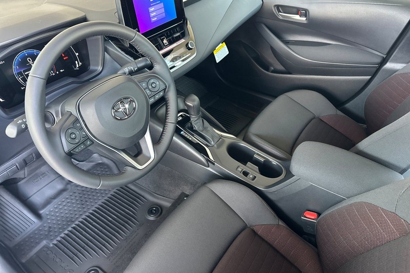 Toyota Corolla Vehicle Full-screen Gallery Image 08