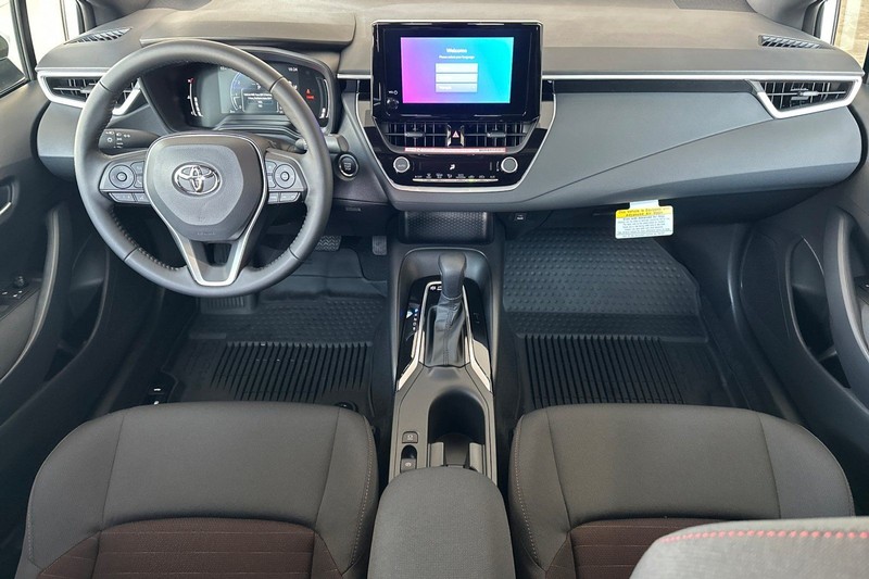 Toyota Corolla Vehicle Full-screen Gallery Image 11