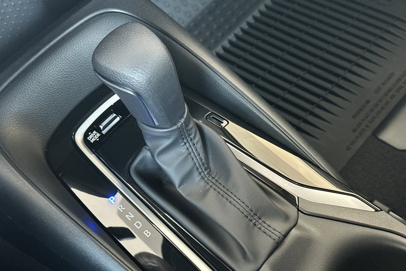 Toyota Corolla Vehicle Full-screen Gallery Image 19