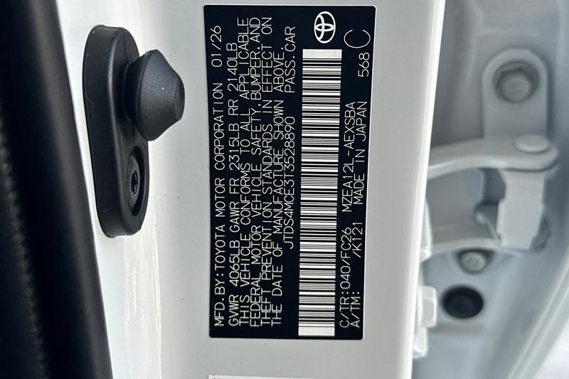 Toyota Corolla Vehicle Full-screen Gallery Image 26