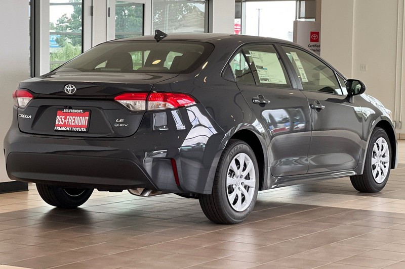 Toyota Corolla Hybrid Vehicle Full-screen Gallery Image 05