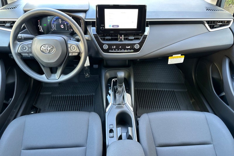 Toyota Corolla Hybrid Vehicle Full-screen Gallery Image 11