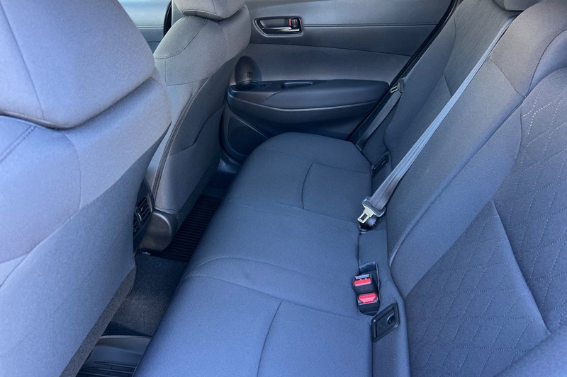 Toyota Corolla Cross Vehicle Full-screen Gallery Image 10