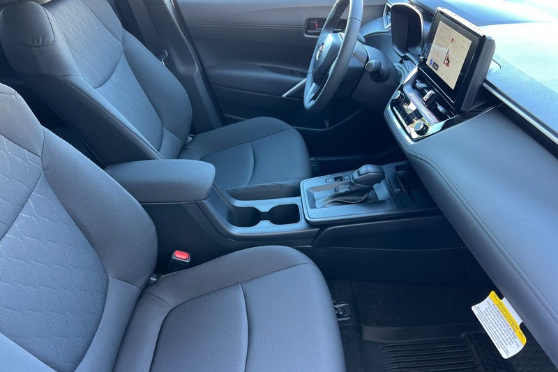 Toyota Corolla Cross Vehicle Full-screen Gallery Image 14