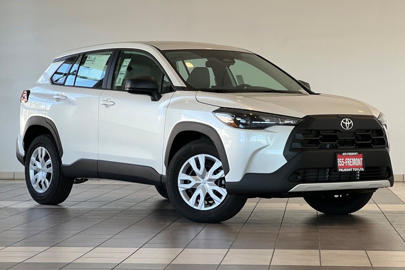 Toyota Corolla Cross Vehicle Full-screen Gallery Image 02