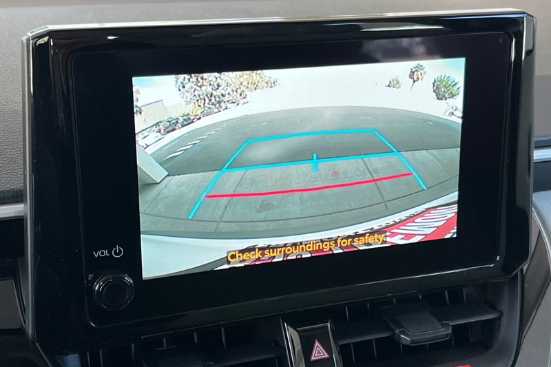 Toyota Corolla Cross Vehicle Full-screen Gallery Image 16