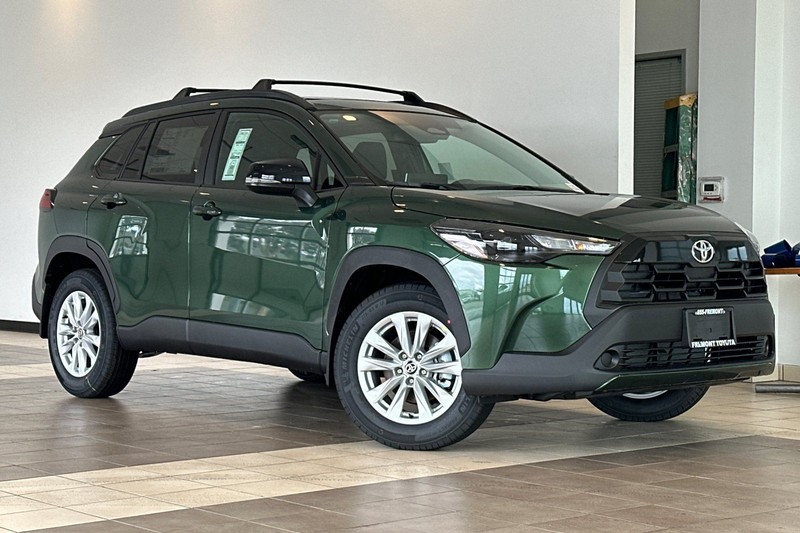 Toyota Corolla Cross Vehicle Full-screen Gallery Image 02