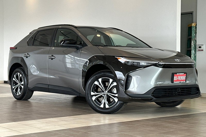 Toyota bZ4X Vehicle Full-screen Gallery Image 02