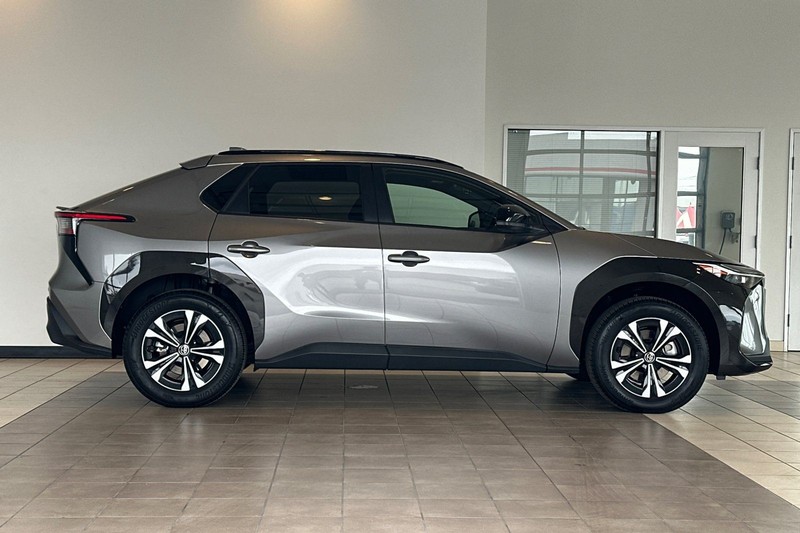 Toyota bZ4X Vehicle Full-screen Gallery Image 03