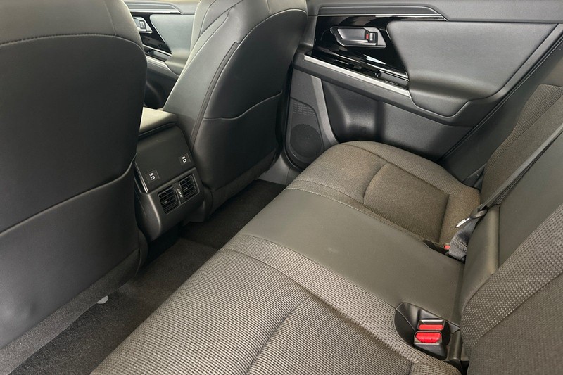 Toyota bZ4X Vehicle Full-screen Gallery Image 12