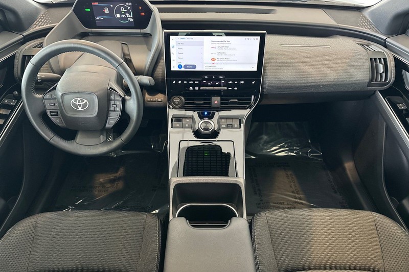 Toyota bZ4X Vehicle Full-screen Gallery Image 13