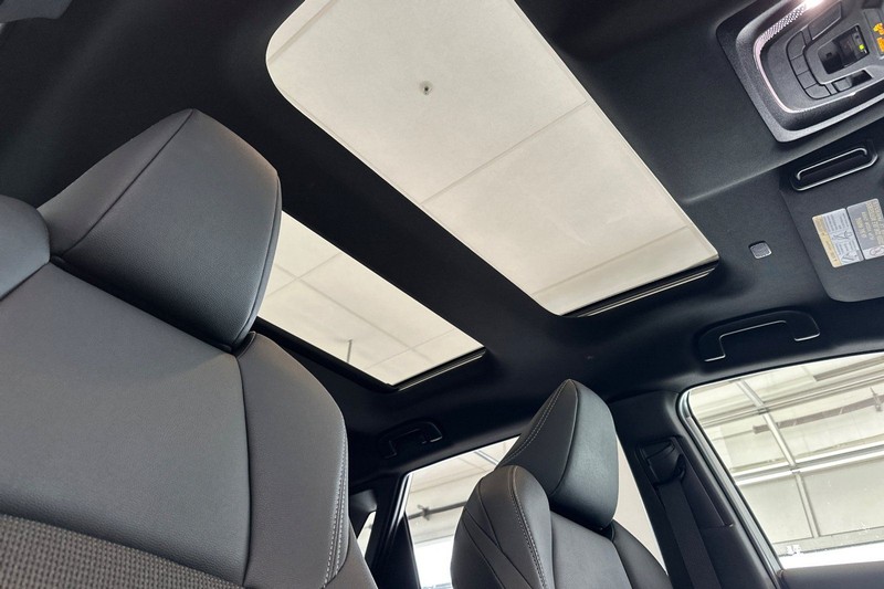 Toyota bZ4X Vehicle Full-screen Gallery Image 17