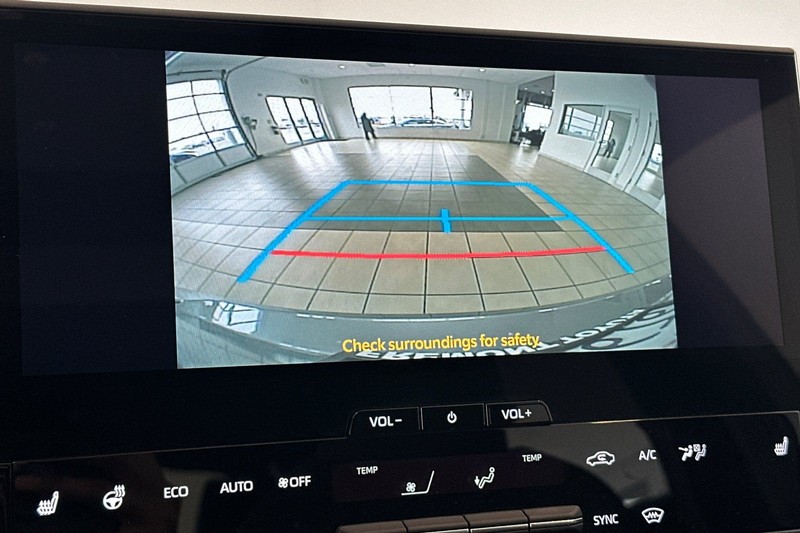 Toyota bZ4X Vehicle Full-screen Gallery Image 20