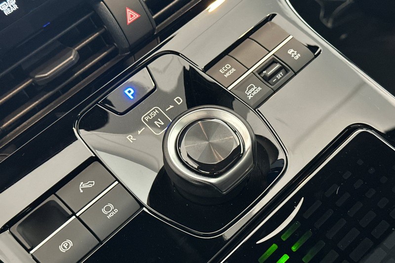 Toyota bZ4X Vehicle Full-screen Gallery Image 22