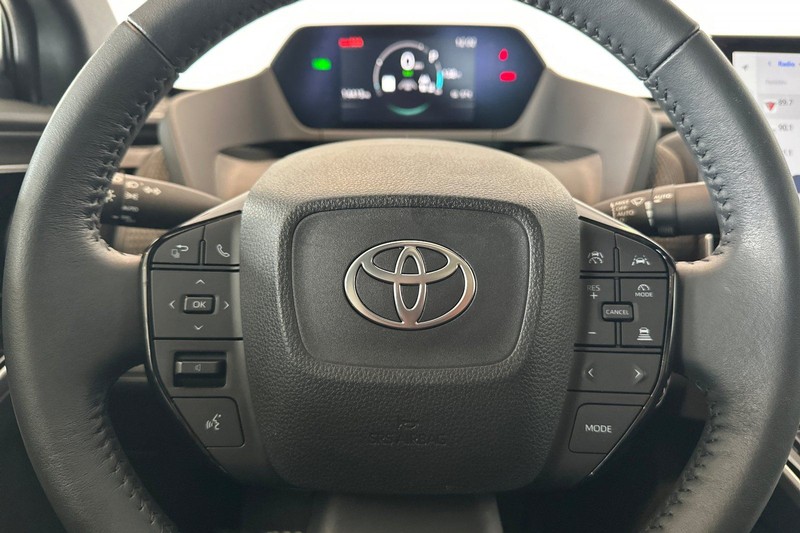 Toyota bZ4X Vehicle Full-screen Gallery Image 24