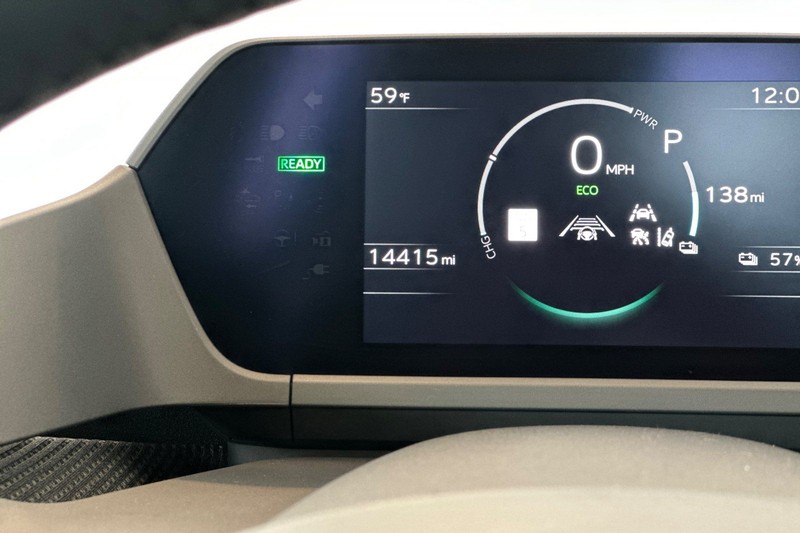 Toyota bZ4X Vehicle Full-screen Gallery Image 26